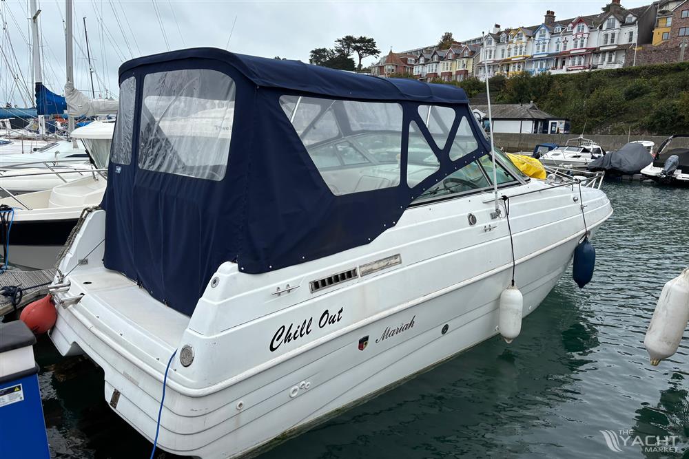 Mariah Z280 - 1998 Mariah Z280 boat named &quot;Chill Out&quot; docked in a marina.