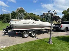 Hurricane SunDeck 2200
