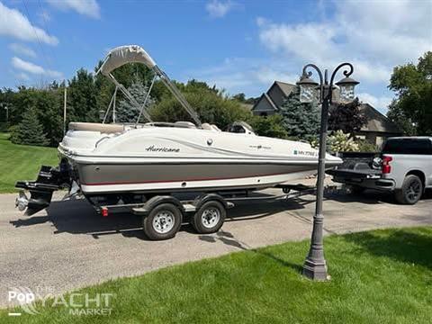 Hurricane SunDeck 2200 - 2015 Hurricane SunDeck 2200 - Photo #1