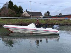 Technohull Seadrug 688