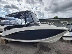 Quicksilver Activ 555 Cabin