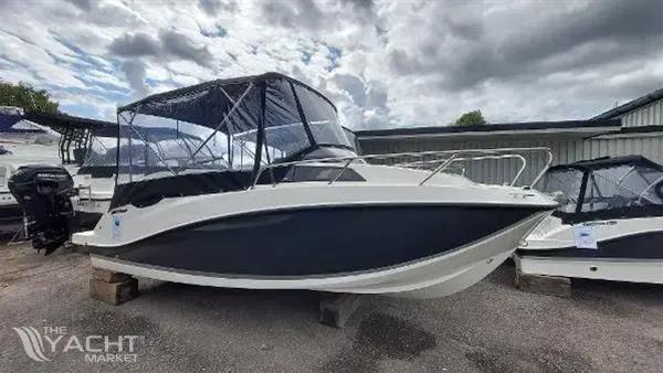Quicksilver Activ 555 Cabin