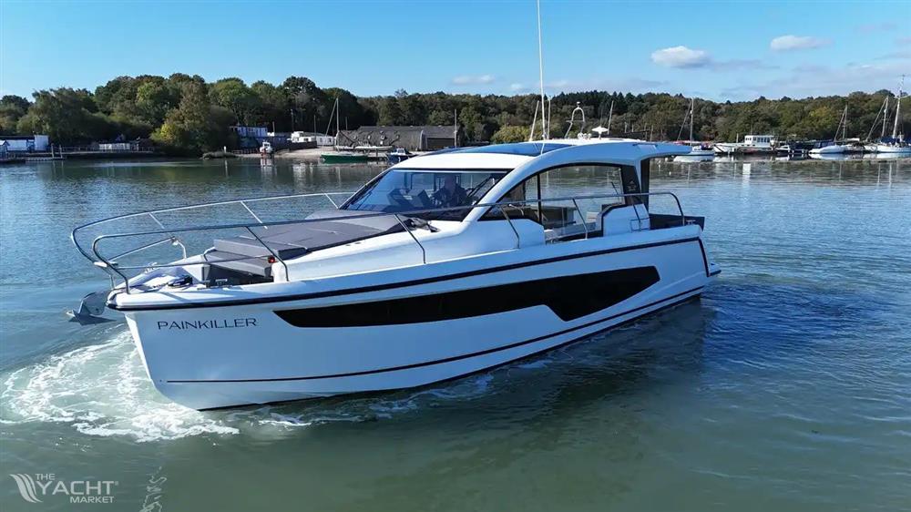 Sealine C335