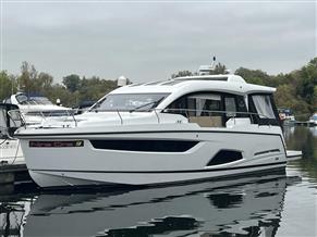 Sealine C430