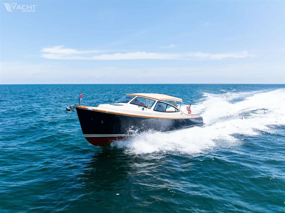 Hinckley Talaria 38R Convertible