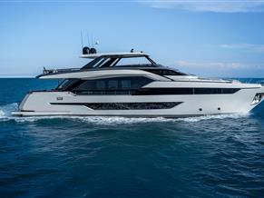 FERRETTI YACHTS 940