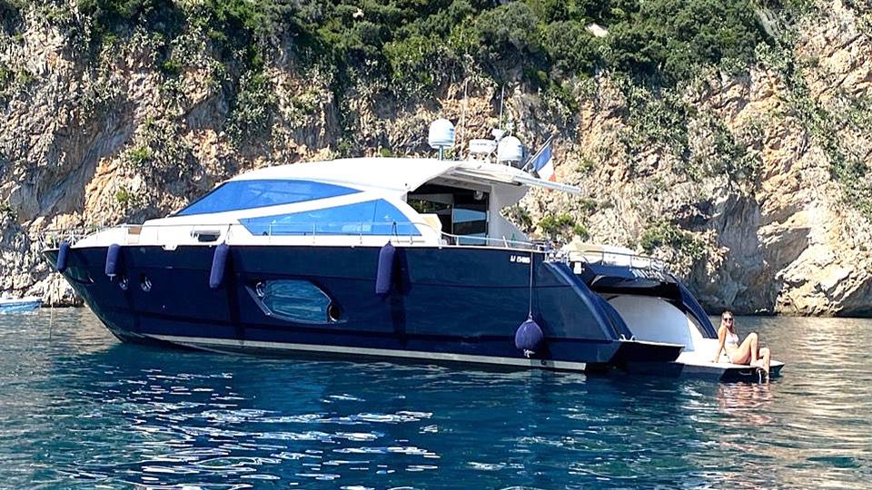 CAYMAN YACHTS  57 HT