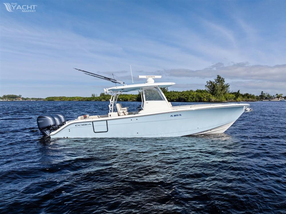 Cobia 350 Center Console