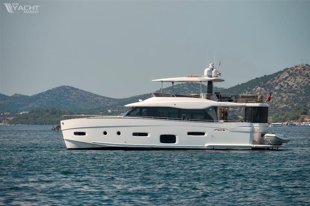 Azimut Magellano 66