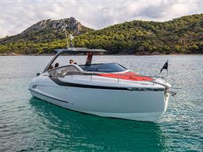 Fairline F//Line 33 Outboard