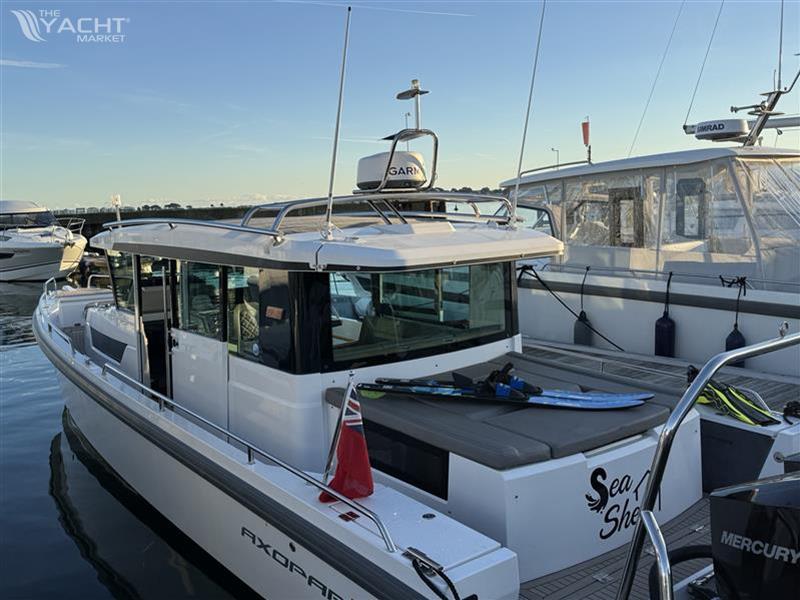 Axopar 37 Cross Cabin