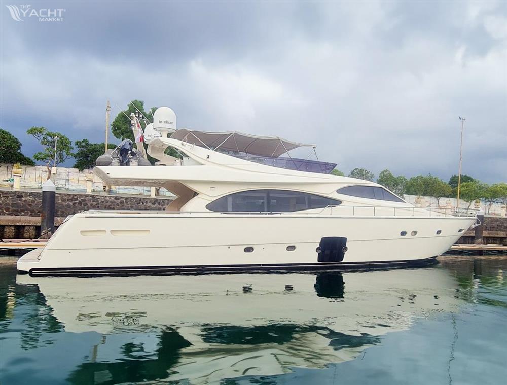 Ferretti Yachts 780