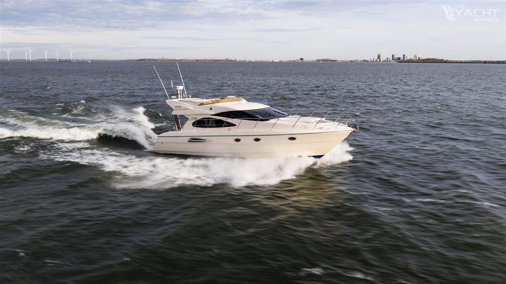 Astondoa - Astondoa-646-Motor-Yacht-for-Sale-Lengers-Yachts-02-scaled.jpg