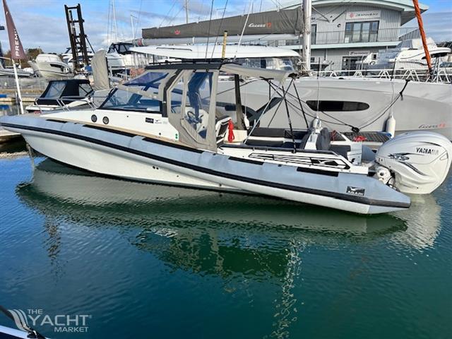 Agapi 950 Cabin RIB