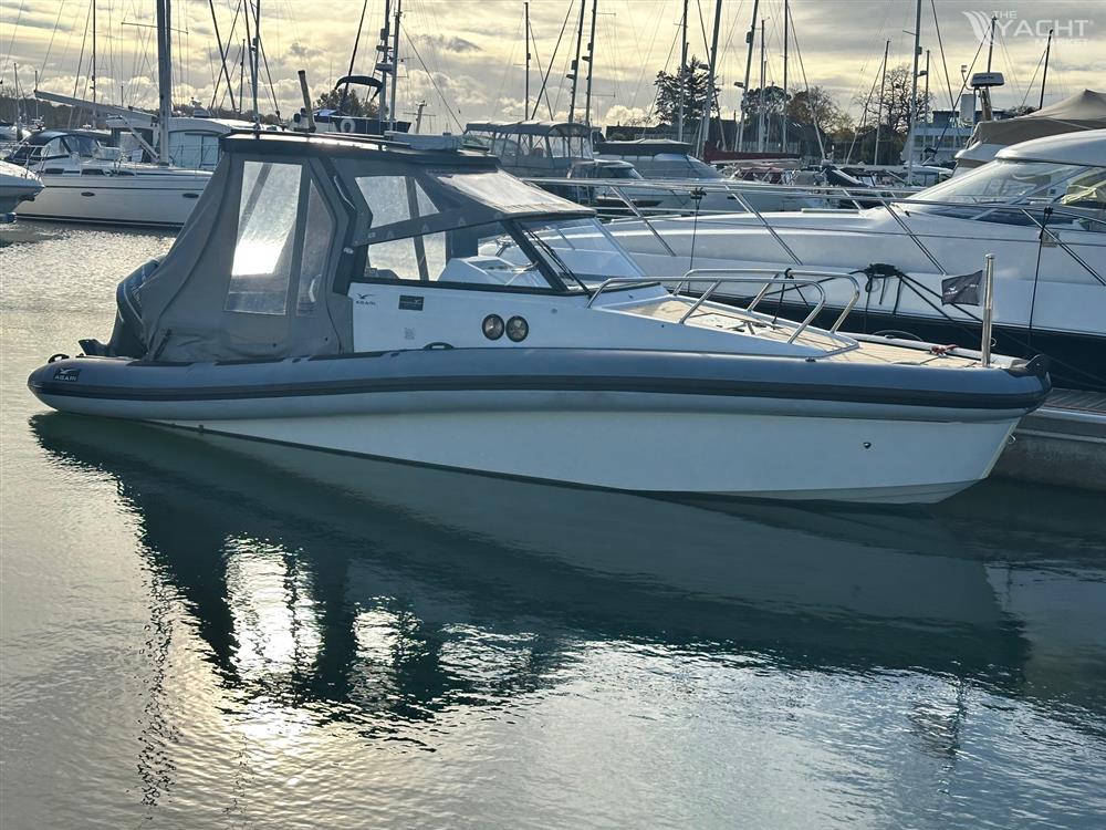 Agapi 800 Cabin RIB