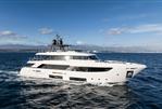 Custom Line Ferretti group Custom line Navetta 33