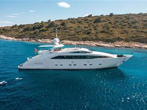 Isa ISA 120 sport yacht