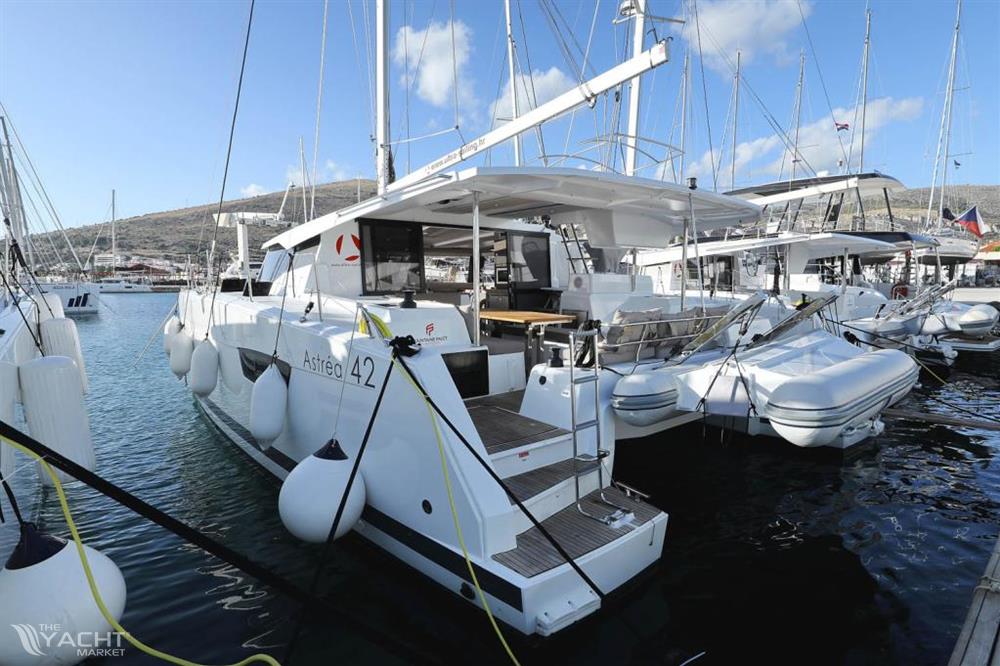 Fountaine Pajot Astrea 42