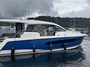 Sealine C335
