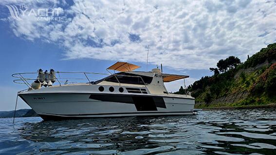 Azimut 32 Targa