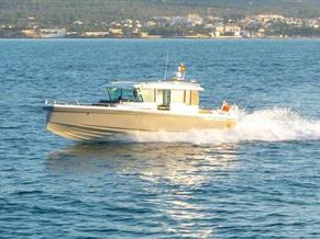 Axopar 37 XC Cross Cabin