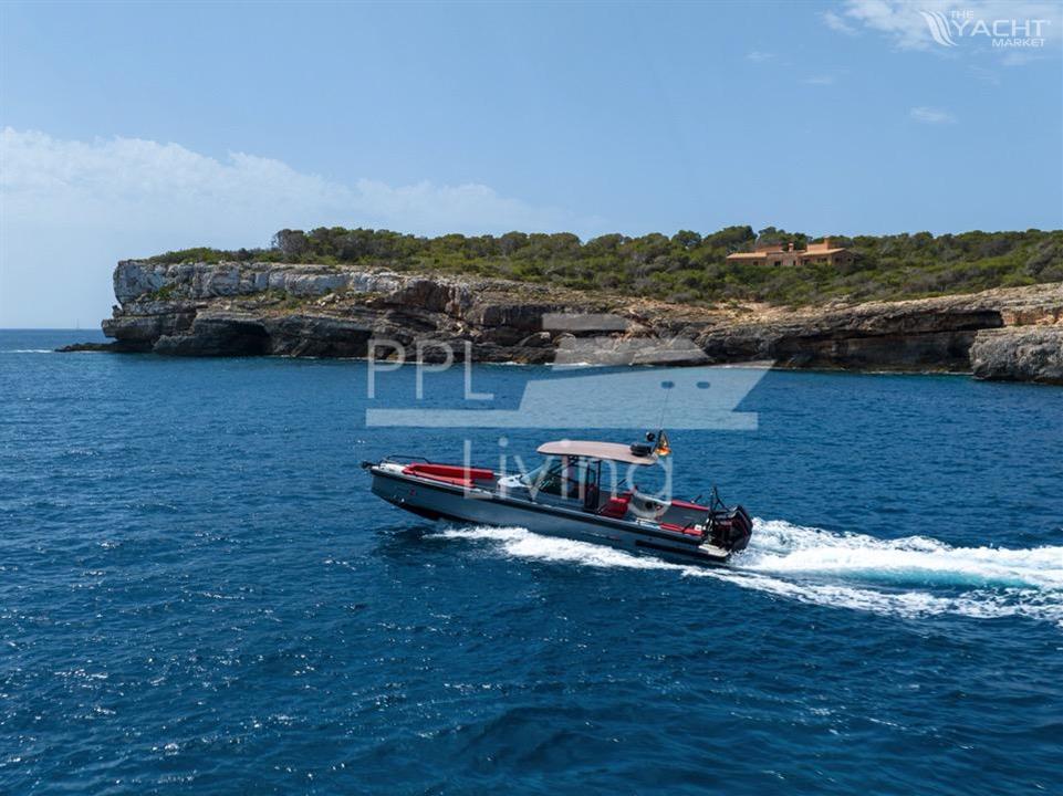 Axopar Brabus Shadow 500 - Axopar Brabus Shadow 500 - PPL Yachting