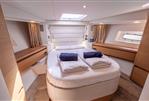 Sealine T60 AURA - Sealine T60 Aura For Sale - Guest cabin