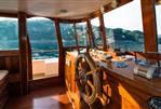 Shipyard James A. Silver (Scotland) Classic Gentleman Yacht - Helm Station – Classic Wheel & Updated Controls