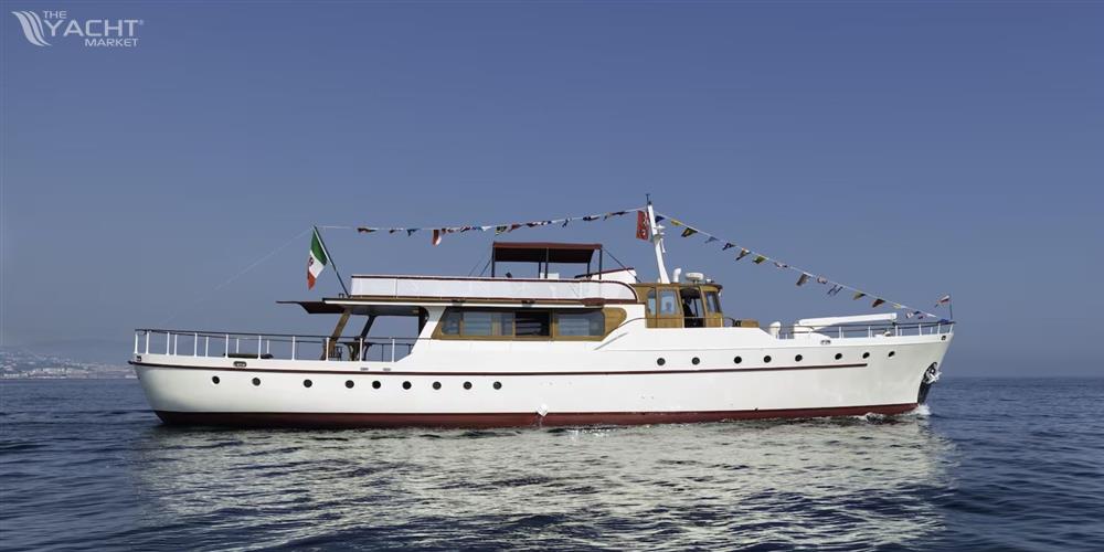 Shipyard James A. Silver (Scotland) Classic Gentleman Yacht - Exterior Profile – Classic 1957 James A. Silver Motor Yacht