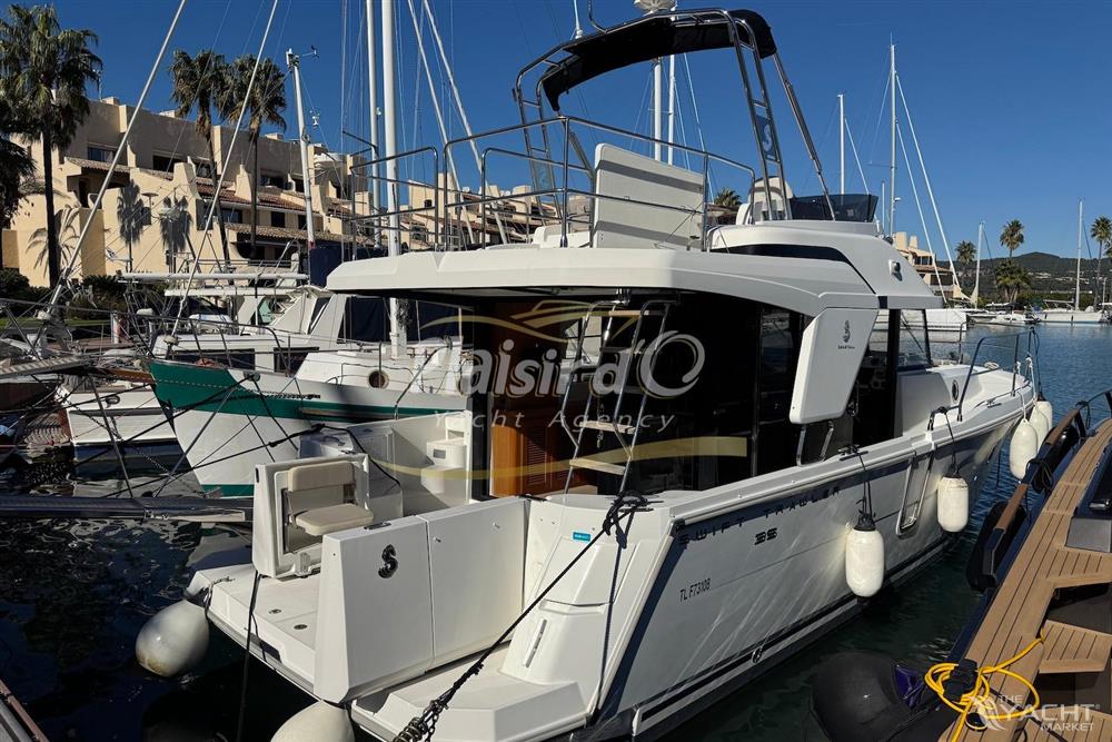 Beneteau Swift Trawler 35