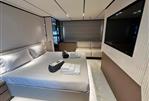 FERRETTI YACHTS 720