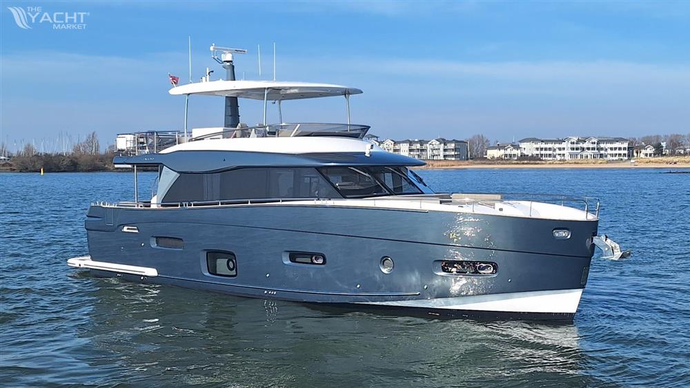 Azimut Magellano 66