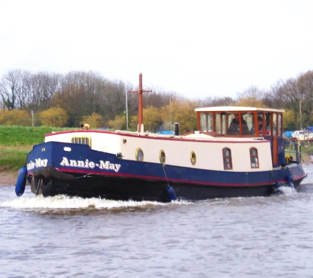 Sagar Marine Mini Luxe Dutch Barge