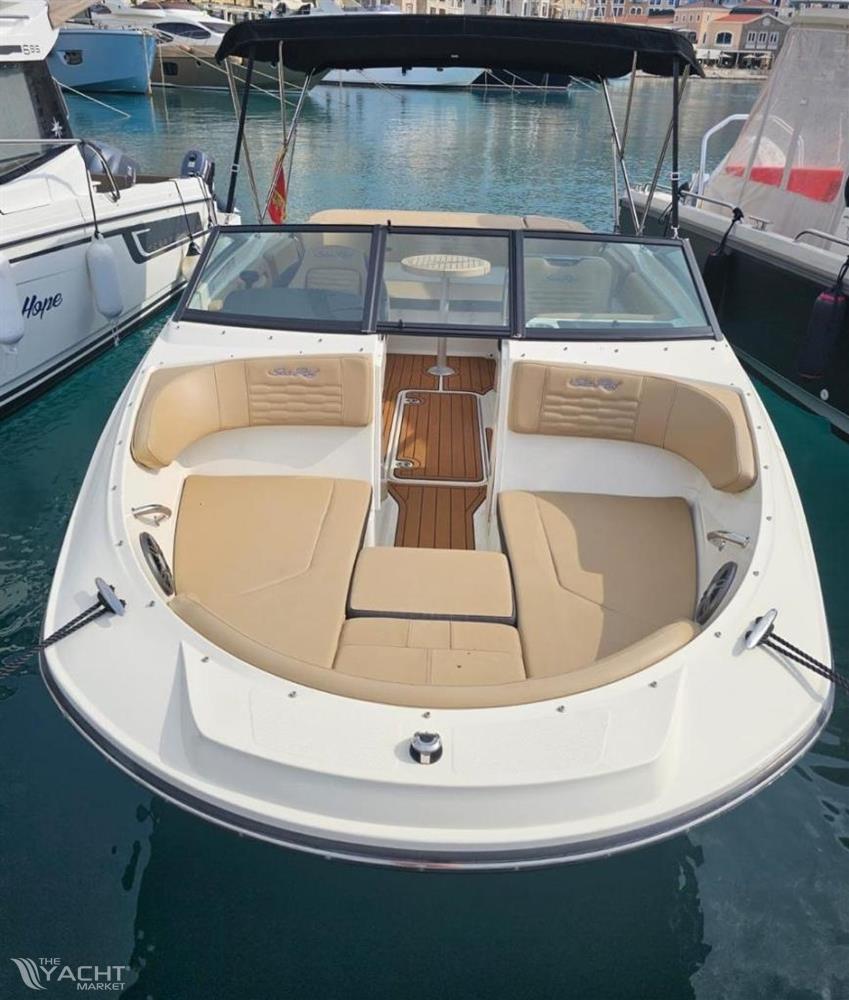 Sea Ray 210 SPX