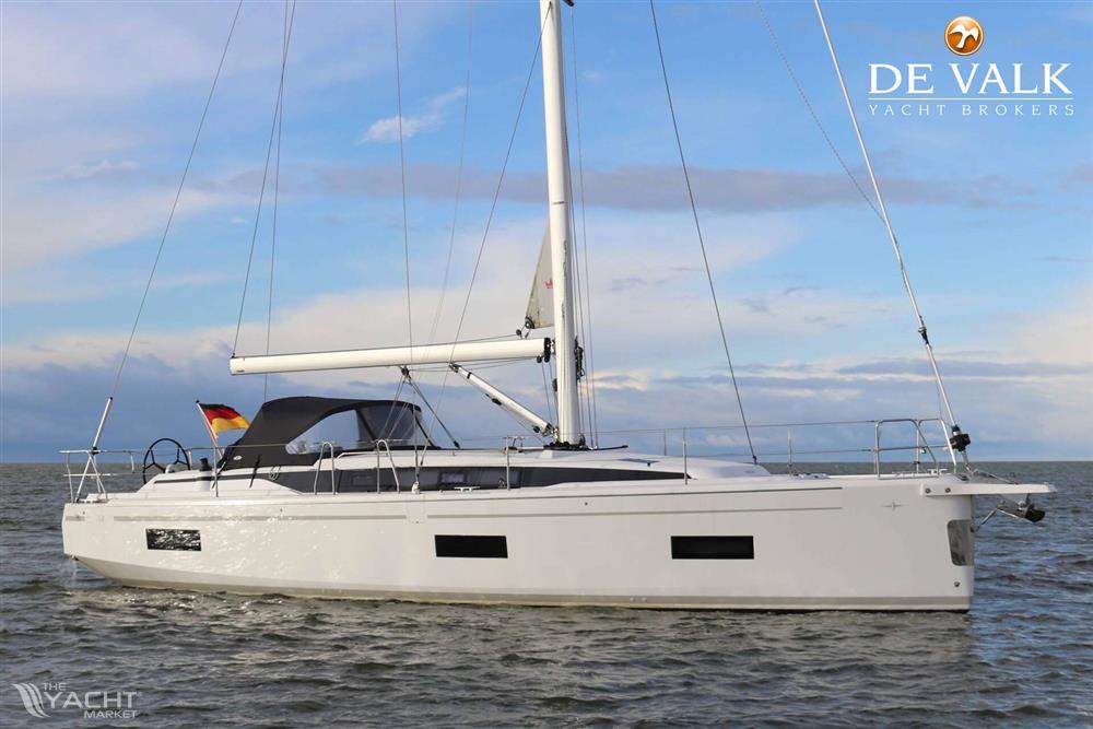 Bavaria C42 - Picture 1