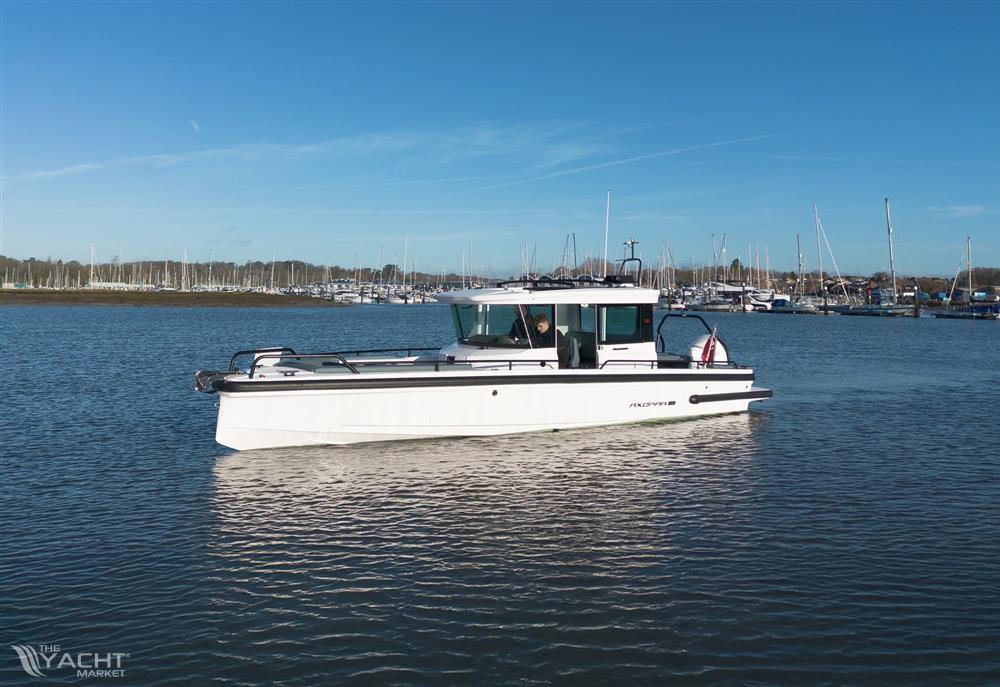 Axopar 28 Cabin - 0 - Cover