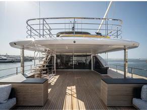 Custom Line Ferretti group CUSTOM LINE NAVETTA 42
