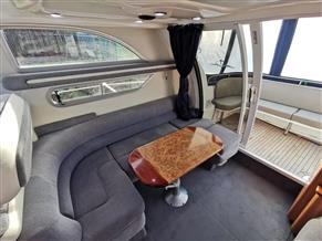 Sealine F33 Flybridge