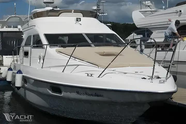 Sealine F33 Flybridge