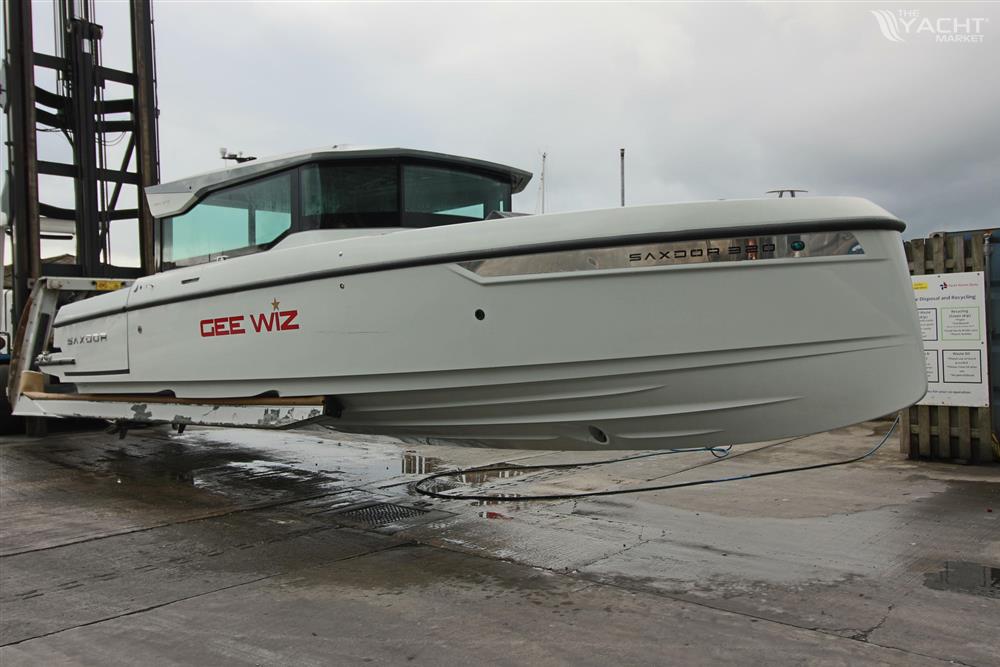 Saxdor 320 GTC - 2022 Saxdor 320 GTC boat on a lift, showcasing sleek design and modern features.