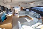 Sealine T60 AURA - Sealine T60 Aura For Sale - Saloon