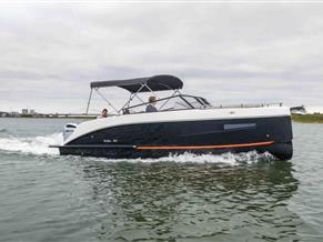 Maxima 800 Cabin