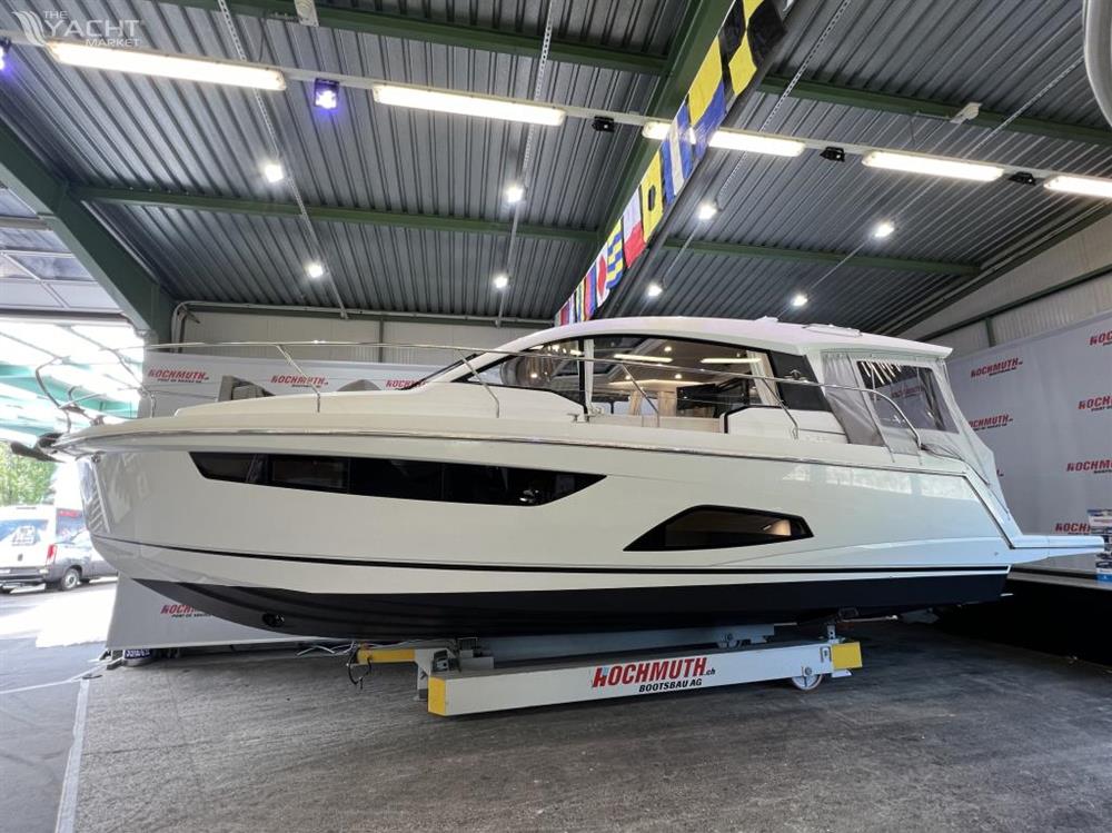 Sealine C330