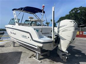 Boston Whaler 230 Vantage