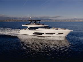 FERRETTI YACHTS 720