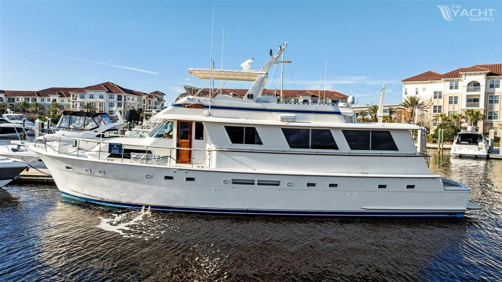 Hatteras Cockpit Motoryacht