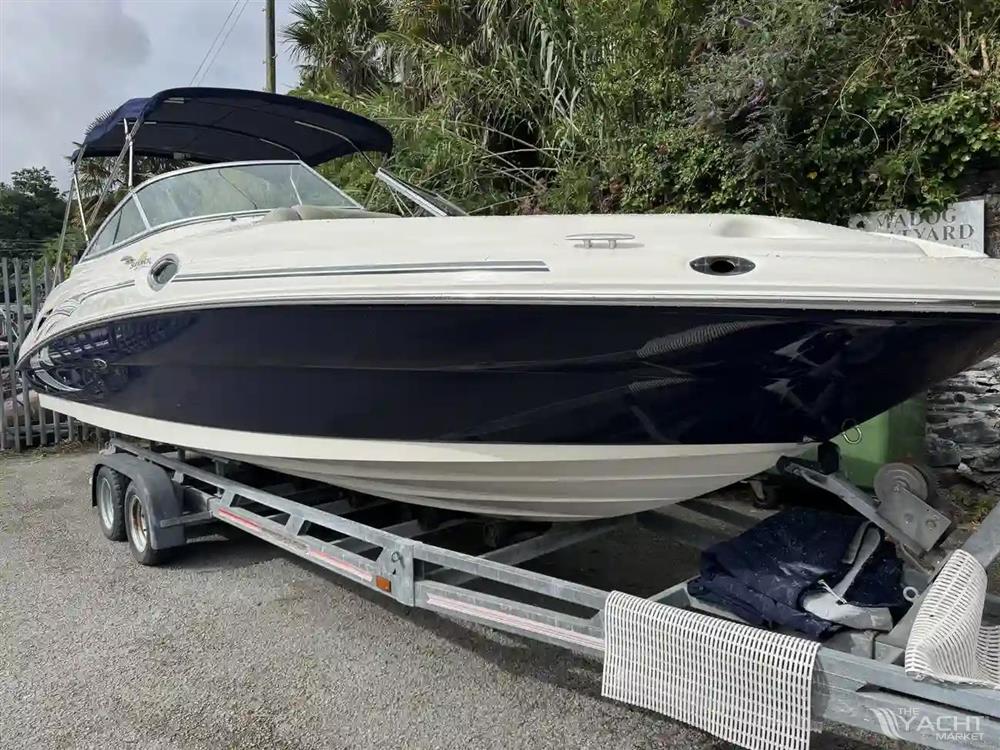 Sea Ray 270 Sundeck