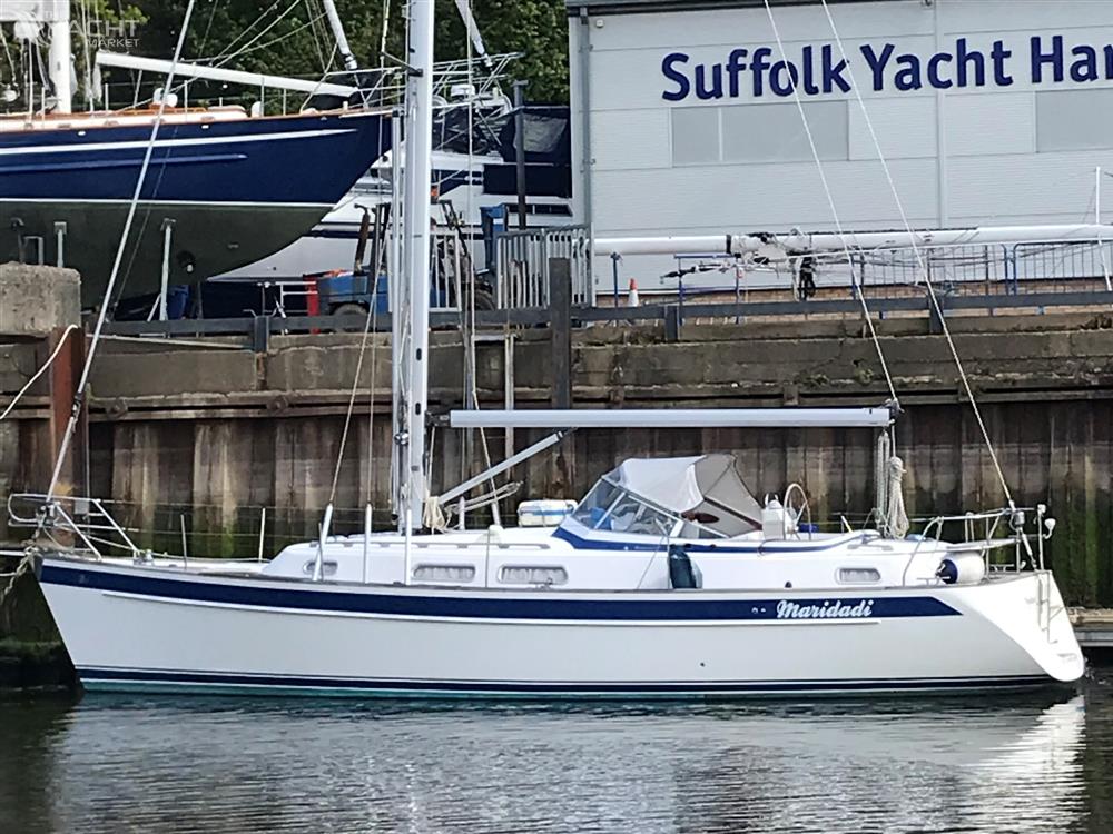 Hallberg-Rassy 37