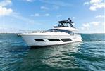 Ferretti Yachts 720