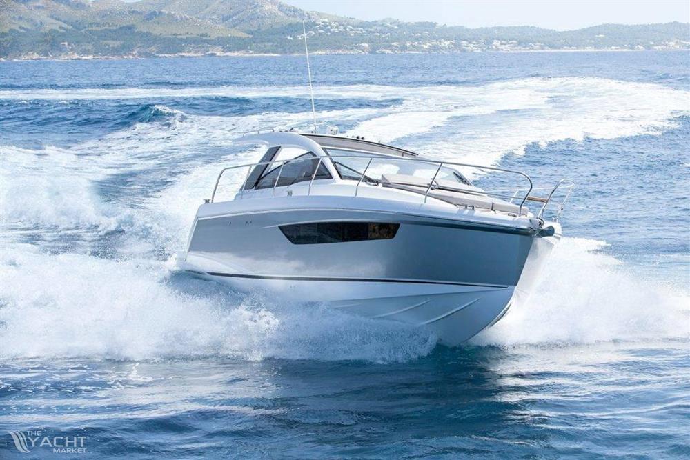 Sealine S330